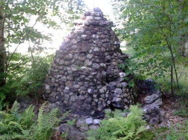 The fountain behind Trak-In which was once a attraction at Bomoseen Park.